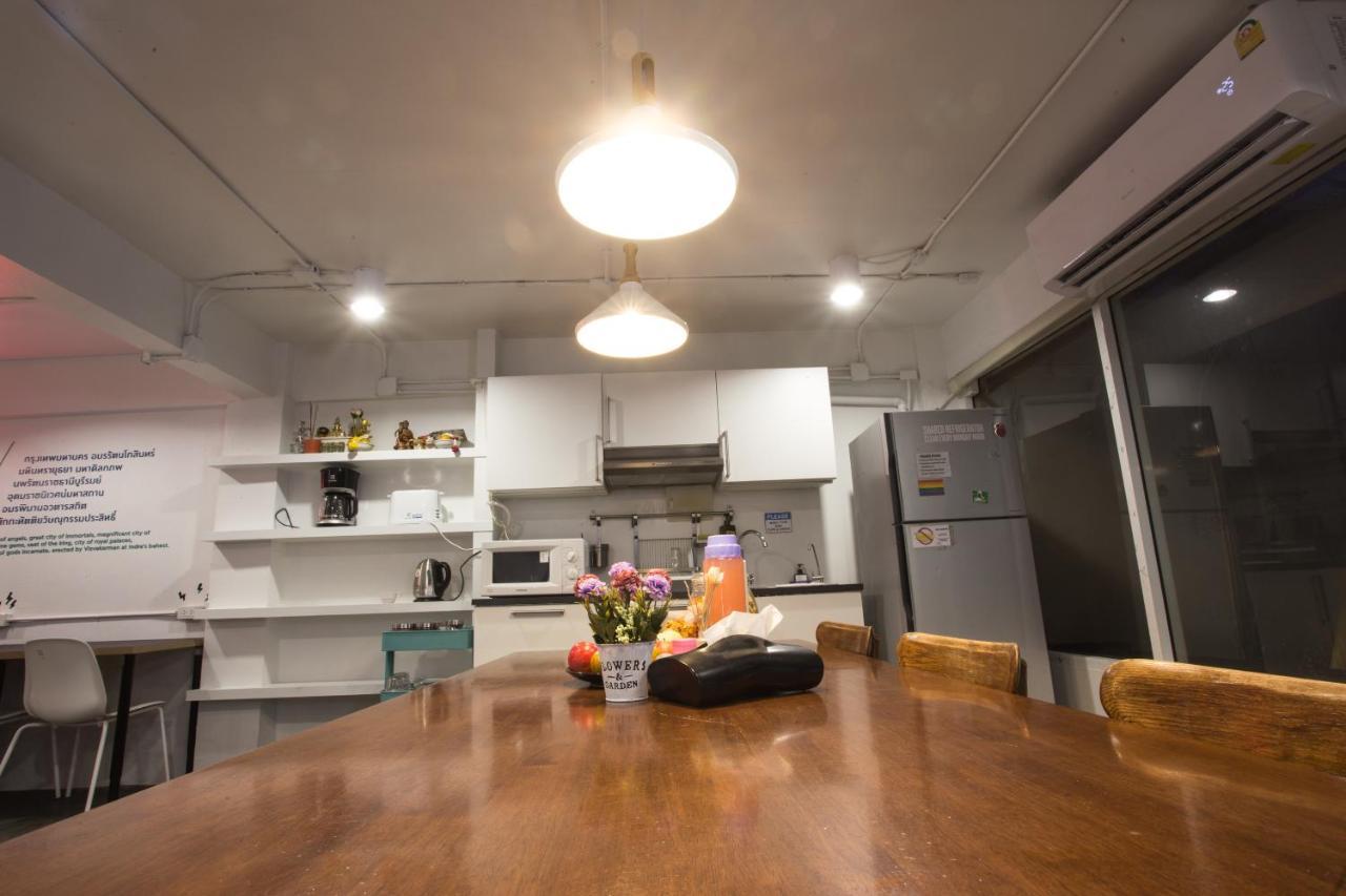 Hq Hostel Silom Bangkok Esterno foto
